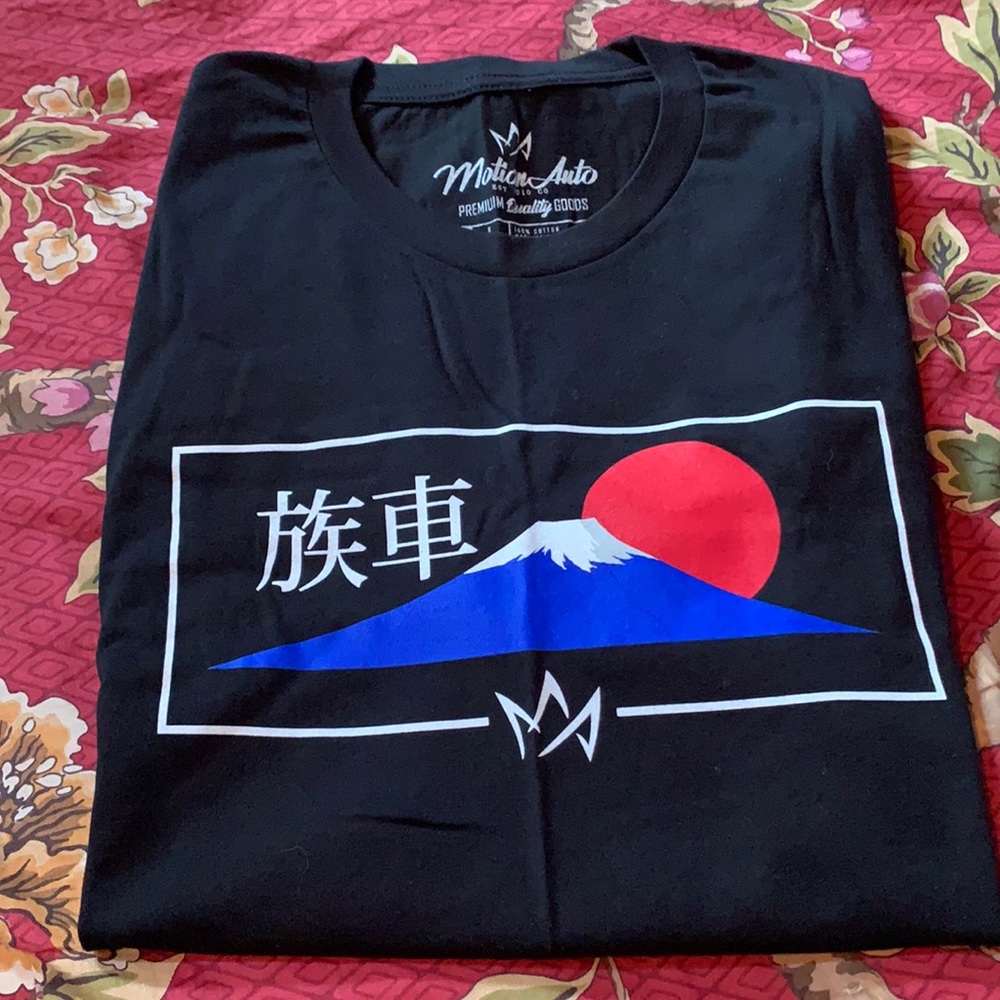 Motion Auto Men’s large tee